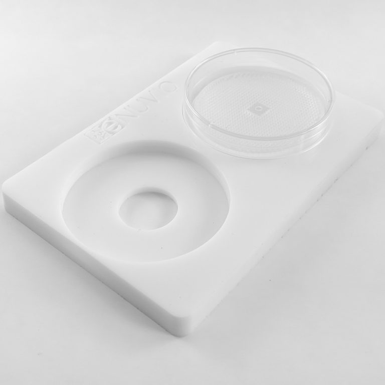 Accessories. Photograph of eNUVIO's double centrifuge adapter with place for two EB-DISKs to produce organoids/embryoid bodies