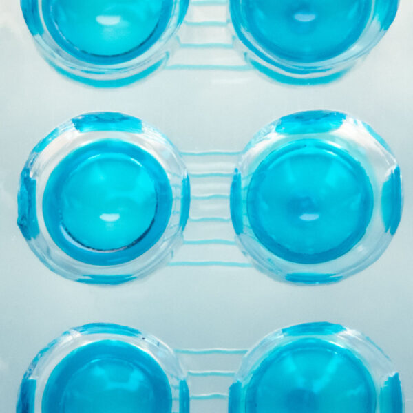close up photo of eNUVIO's EB-CLARIFY microplate with colorant